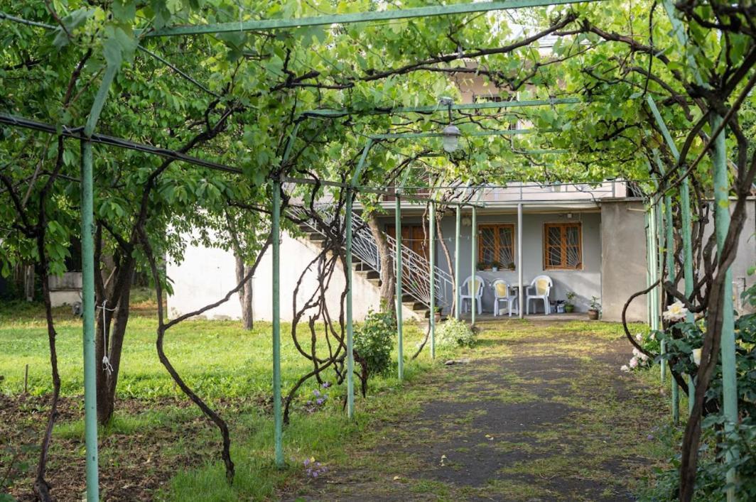 Gvirilas Sakhli Guest House Khashuri Εξωτερικό φωτογραφία